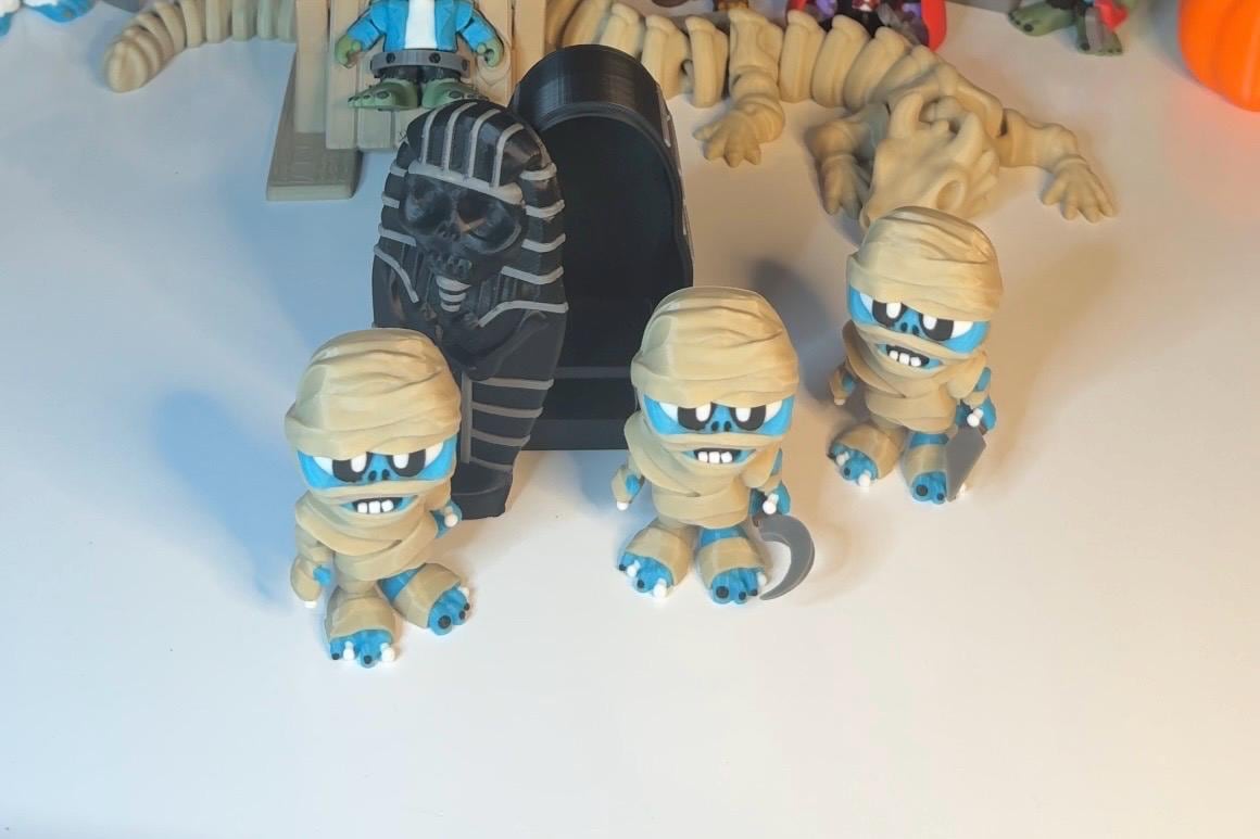 Mummy with Dagger & Sarcophagus | Kids sensory toy | Spooky Collectible | Party toy