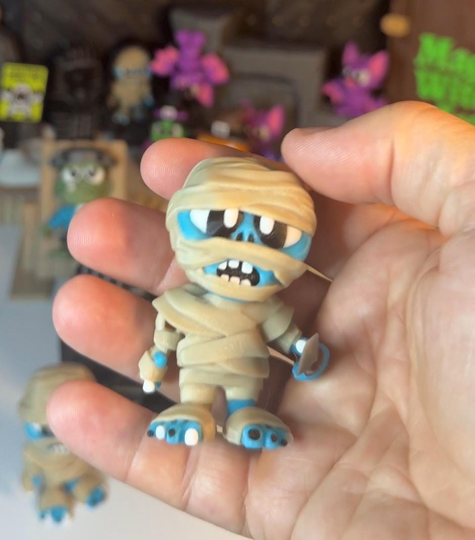 Mummy with Dagger & Sarcophagus | Kids sensory toy | Spooky Collectible | Party toy