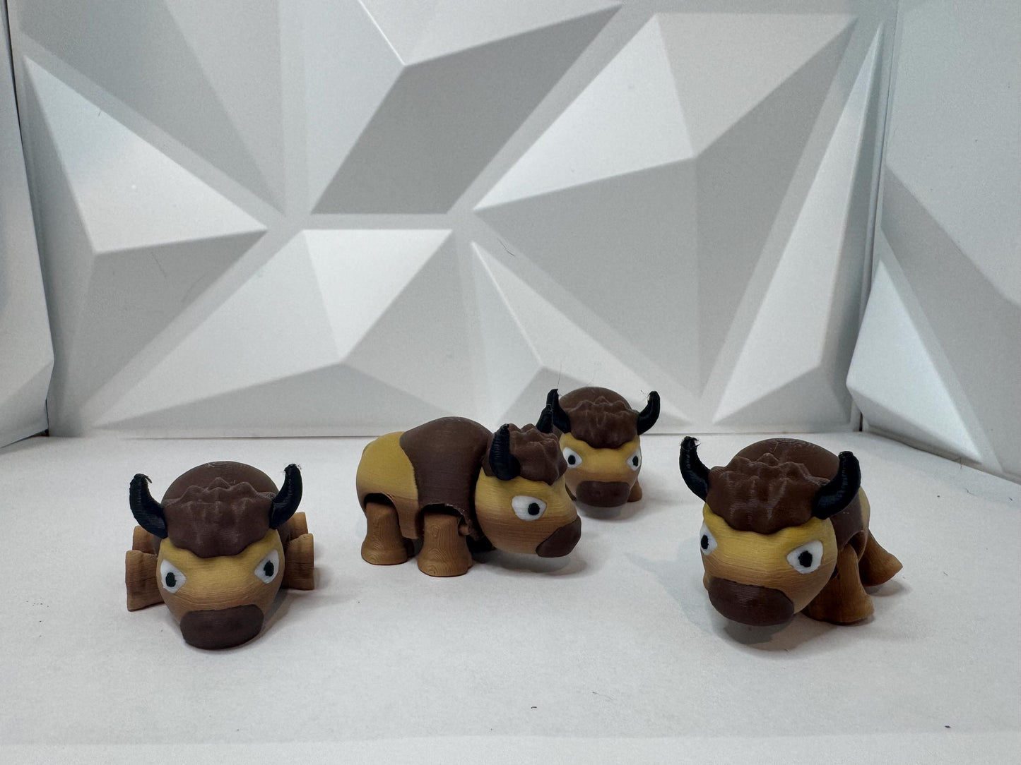 Cute Bison Wigglet | Desk Companion | Cute Articulated Fidget Animals | Collectible Pocket Toys | Party Bag Fillers | Kids Gift