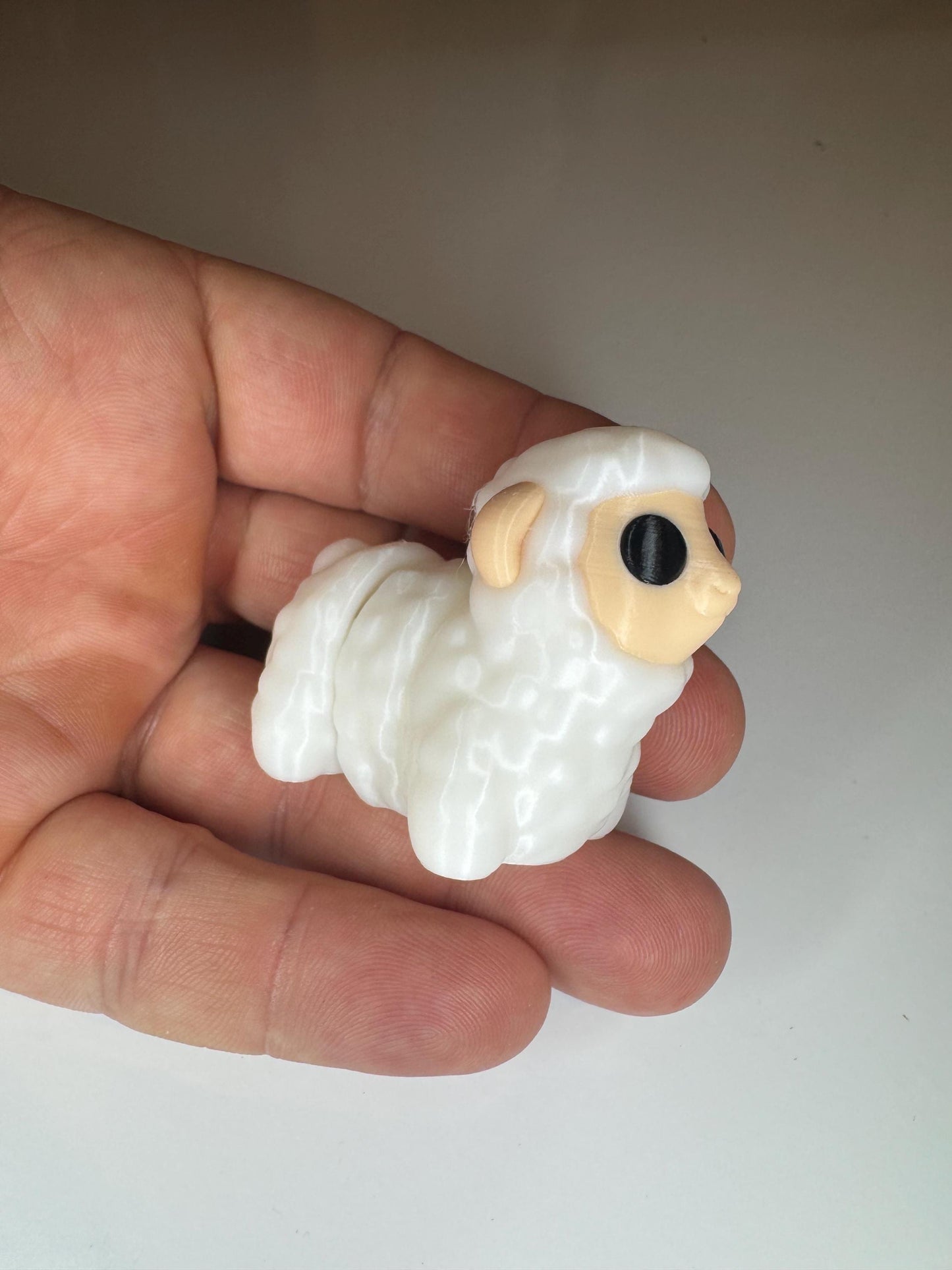 Cute Sheep Wigglet | Desk Companion | Cute Articulated Fidget Animals | Collectible Pocket Toys | Party Bag Fillers | Kids Gift