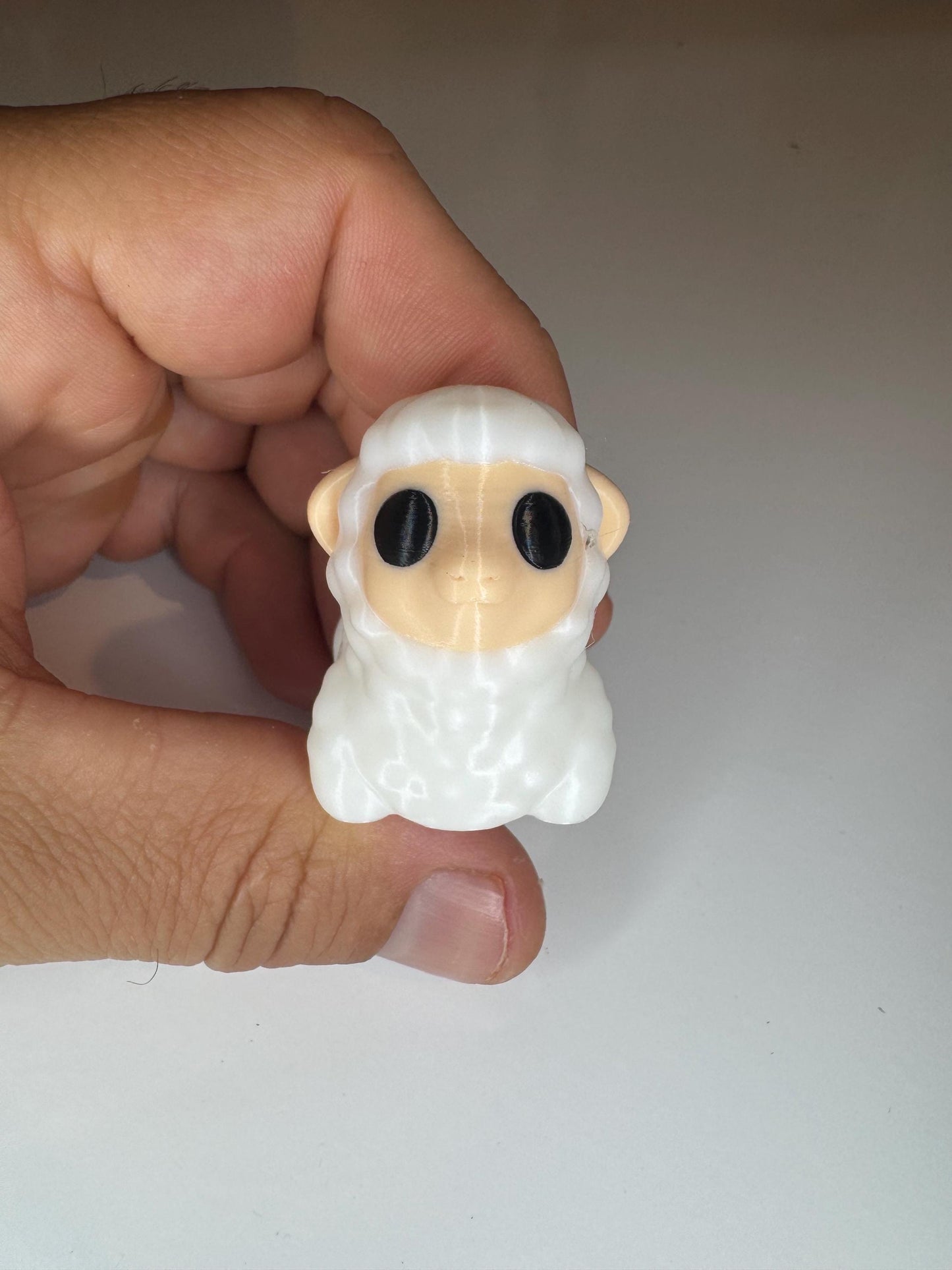 Cute Sheep Wigglet | Desk Companion | Cute Articulated Fidget Animals | Collectible Pocket Toys | Party Bag Fillers | Kids Gift