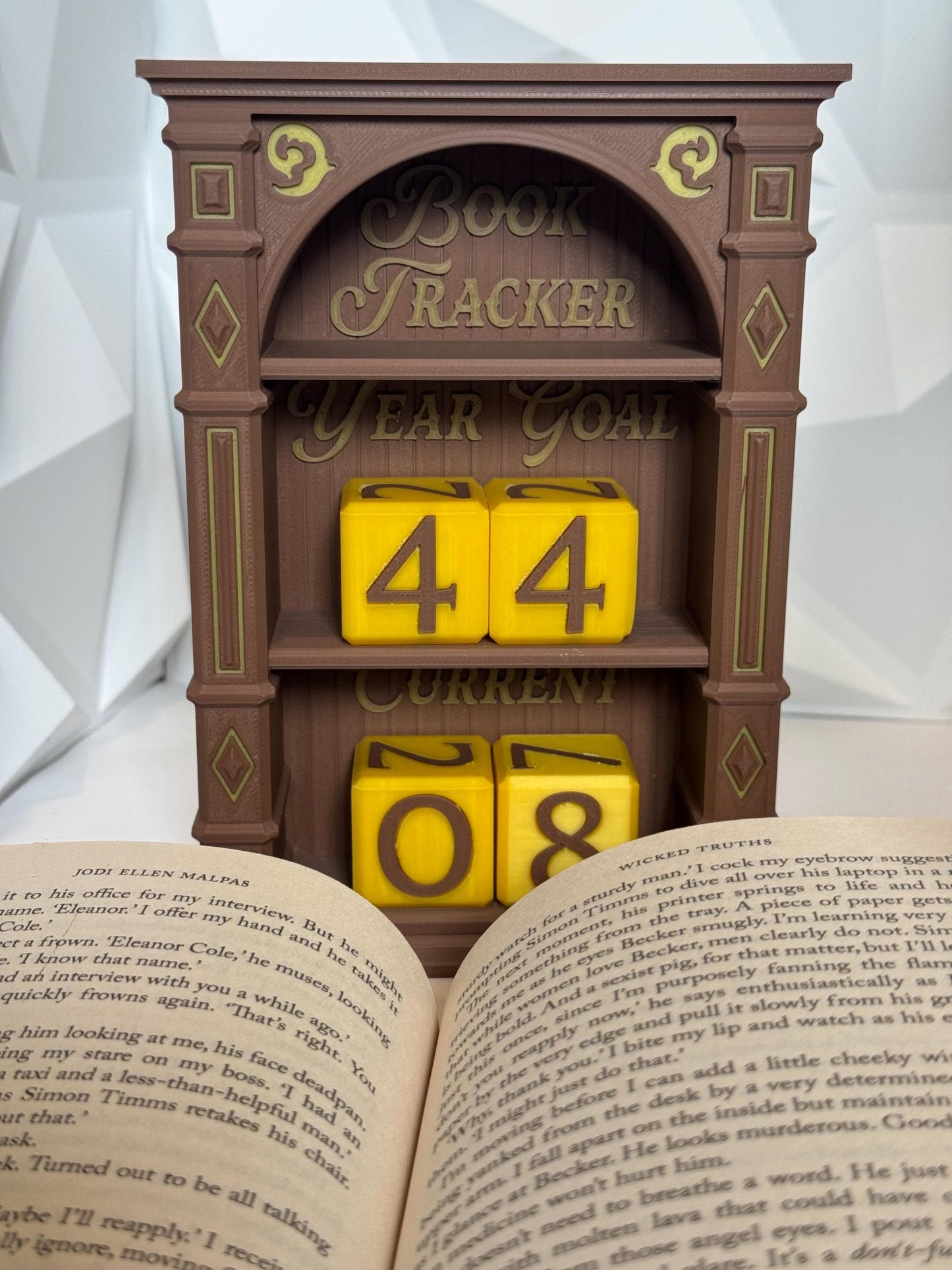 Book Tracker Reading Goal Display | Year Goal & Current Read Counter | BookTok Gift | Fantasy Bookshelf Decor