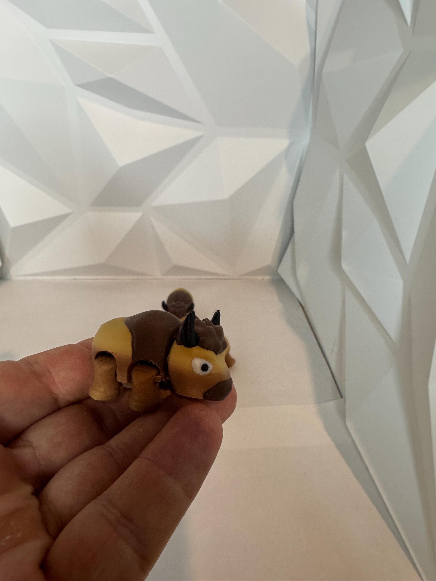 Cute Bison Wigglet | Desk Companion | Cute Articulated Fidget Animals | Collectible Pocket Toys | Party Bag Fillers | Kids Gift