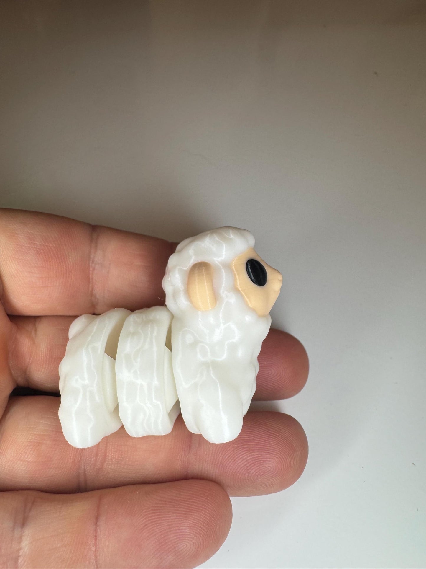 Cute Sheep Wigglet | Desk Companion | Cute Articulated Fidget Animals | Collectible Pocket Toys | Party Bag Fillers | Kids Gift