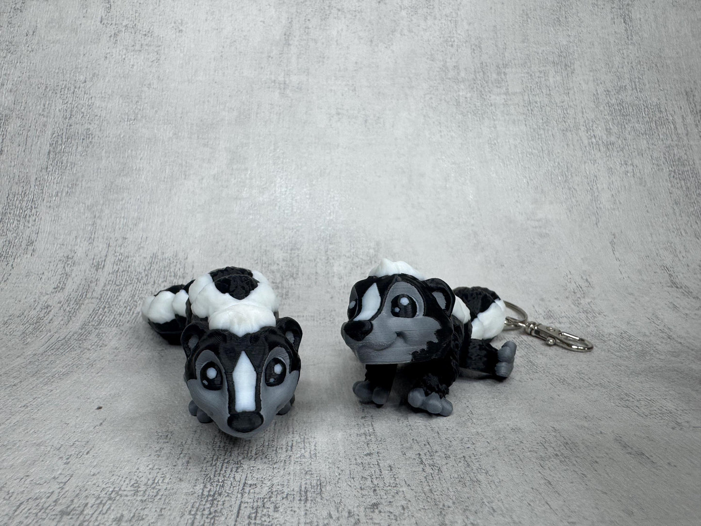 Pepper the Skunk Pocket Pal | Articulated 3D Printed Skunk | Optional Keyring | Desk Pet | Animal Lover Gift | Pocket Pal