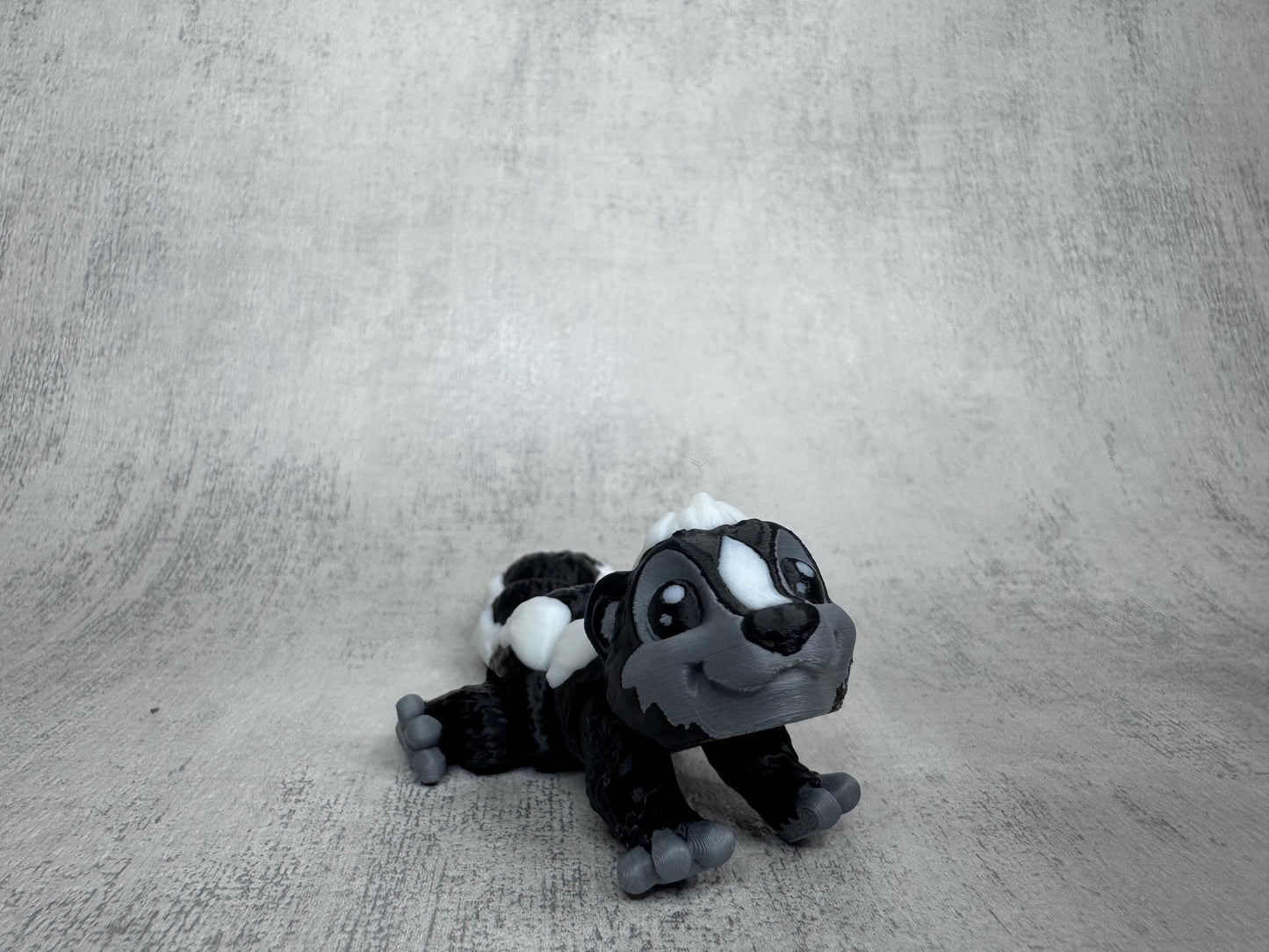 Pepper the Skunk Pocket Pal | Articulated 3D Printed Skunk | Optional Keyring | Desk Pet | Animal Lover Gift | Pocket Pal
