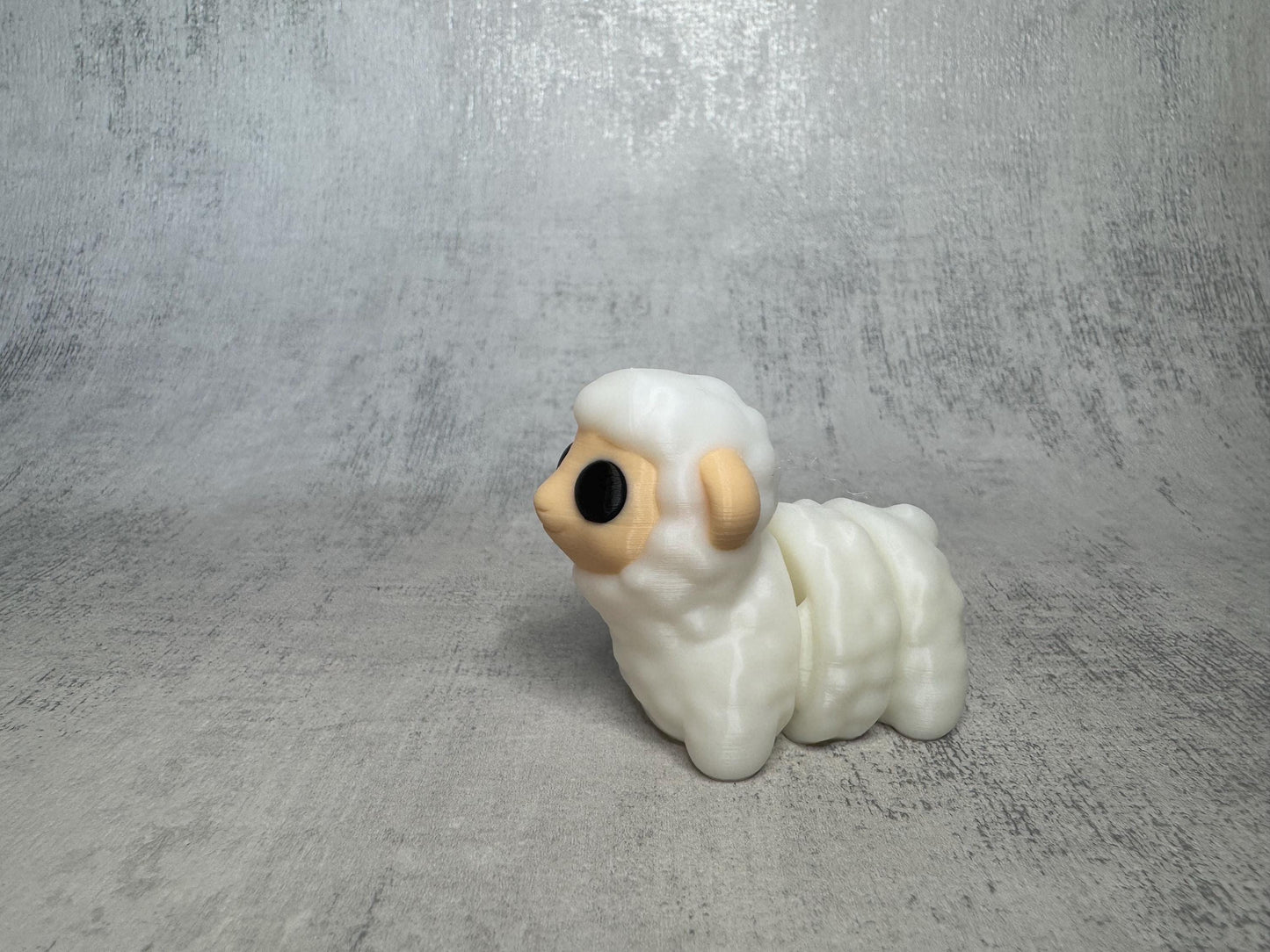 Daisy the Sheep Wigglet | Farm Collection | Articulated 3D Printed Sheep | Cute Fidget Toy | Desk Buddy | Animal Lover Gift