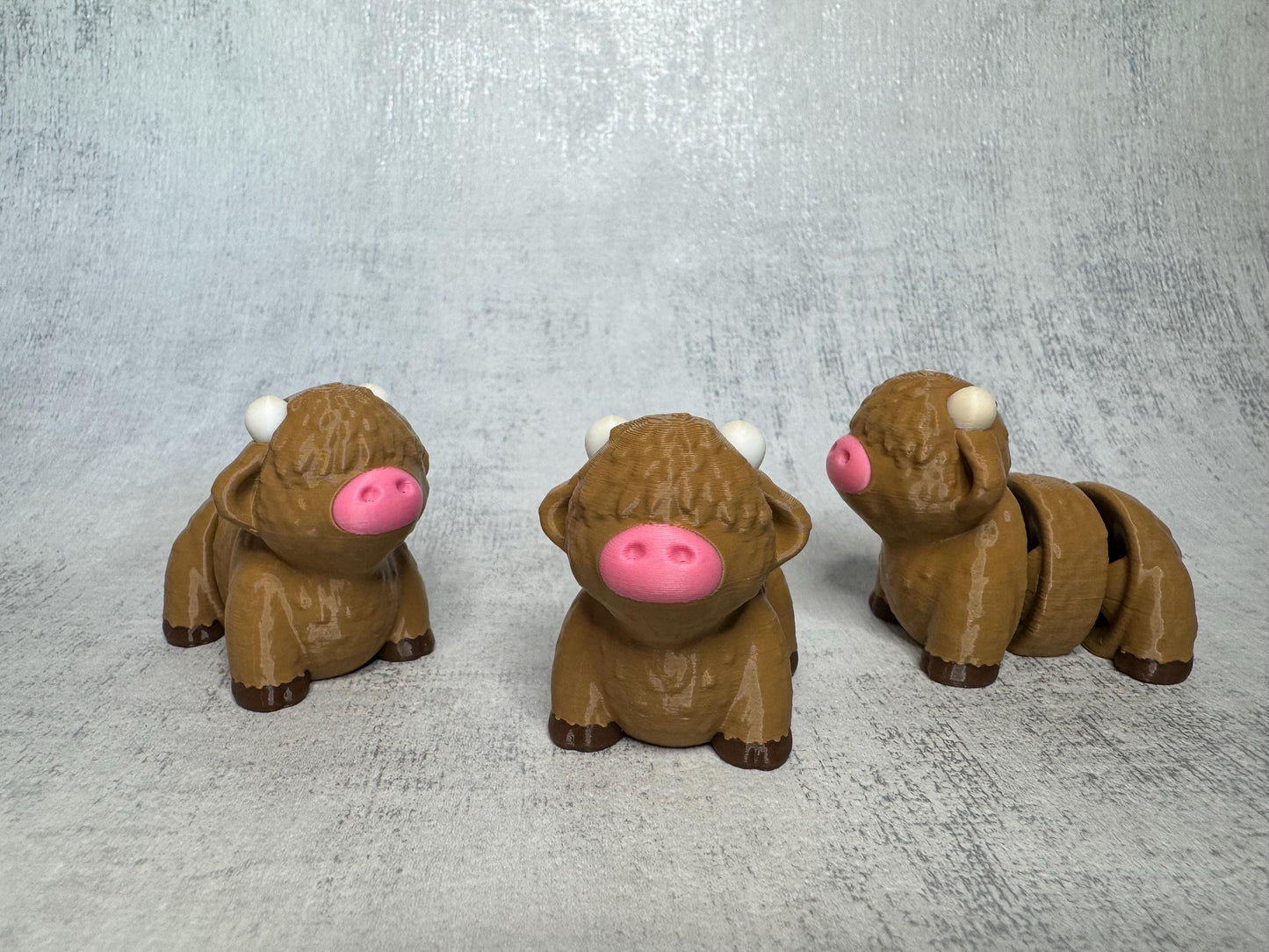 Hamish the Highland Cow Wigglet | Farm Collection | Articulated 3D Printed Highland Cow | Cute Fidget Toy | Desk Buddy | Animal Lover Gift