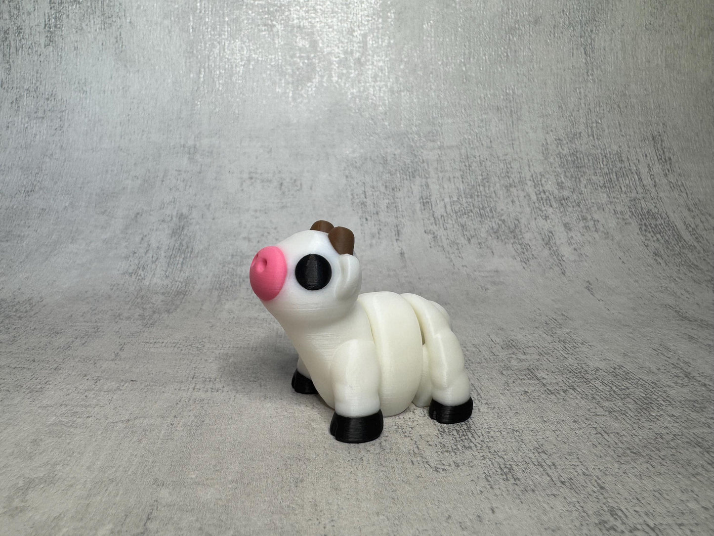 Molly the Cow Wigglet | Farm Collection | Articulated 3D Printed Cow | Cute Fidget Toy | Desk Buddy | Animal Lover Gift