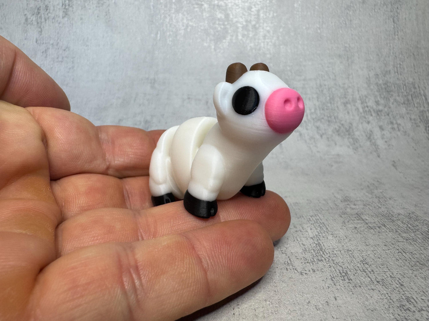 Molly the Cow Wigglet | Farm Collection | Articulated 3D Printed Cow | Cute Fidget Toy | Desk Buddy | Animal Lover Gift