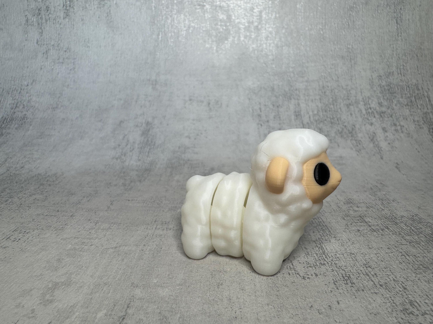 Daisy the Sheep Wigglet | Farm Collection | Articulated 3D Printed Sheep | Cute Fidget Toy | Desk Buddy | Animal Lover Gift