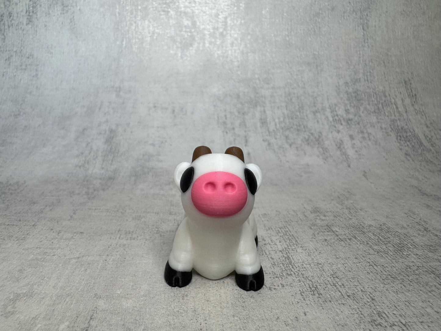 Molly the Cow Wigglet | Farm Collection | Articulated 3D Printed Cow | Cute Fidget Toy | Desk Buddy | Animal Lover Gift